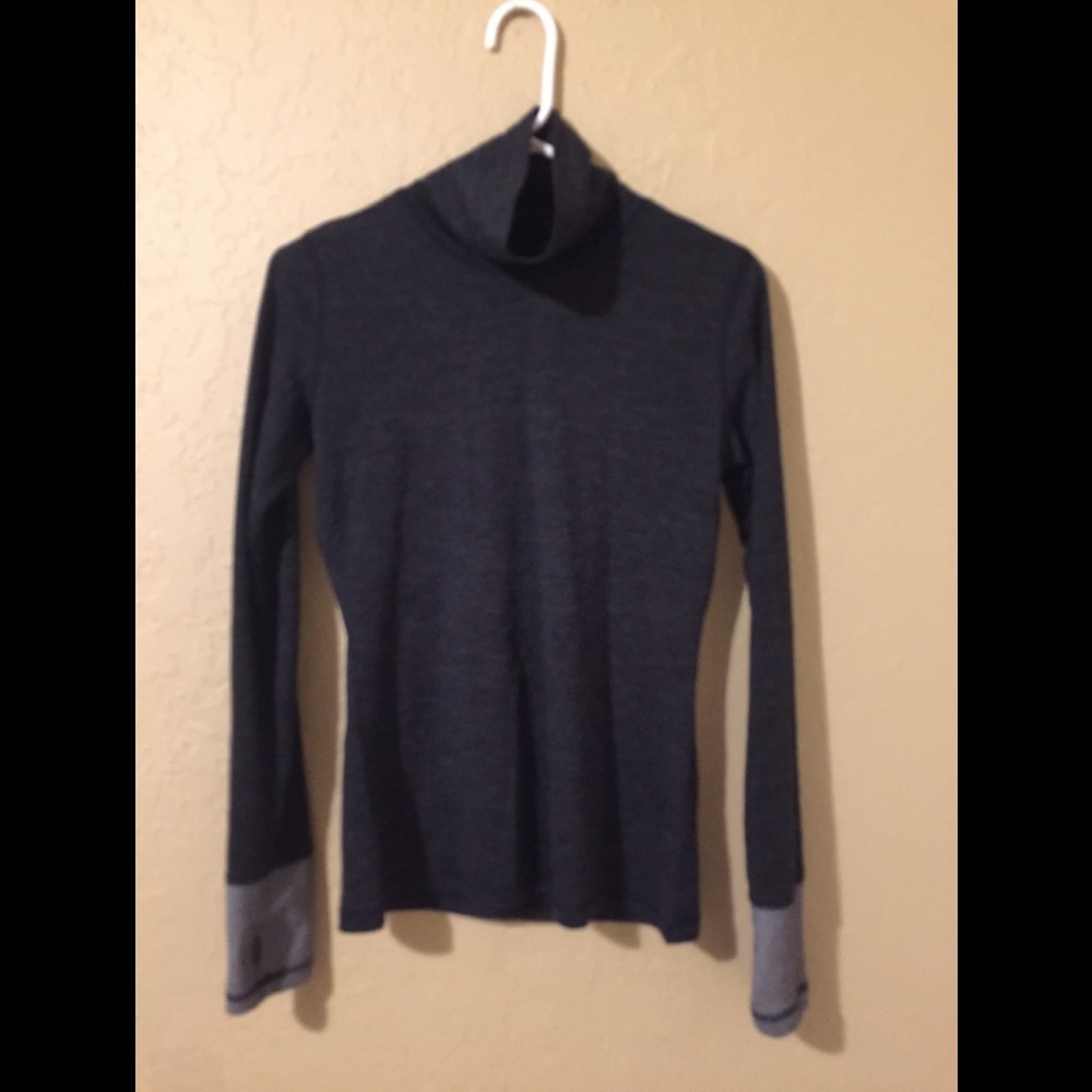 Prana turtleneck with thumb holes size M